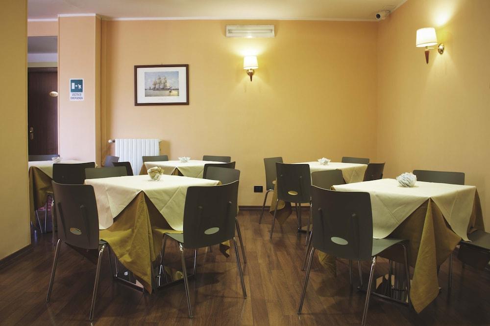 Alpi Hotel 3*